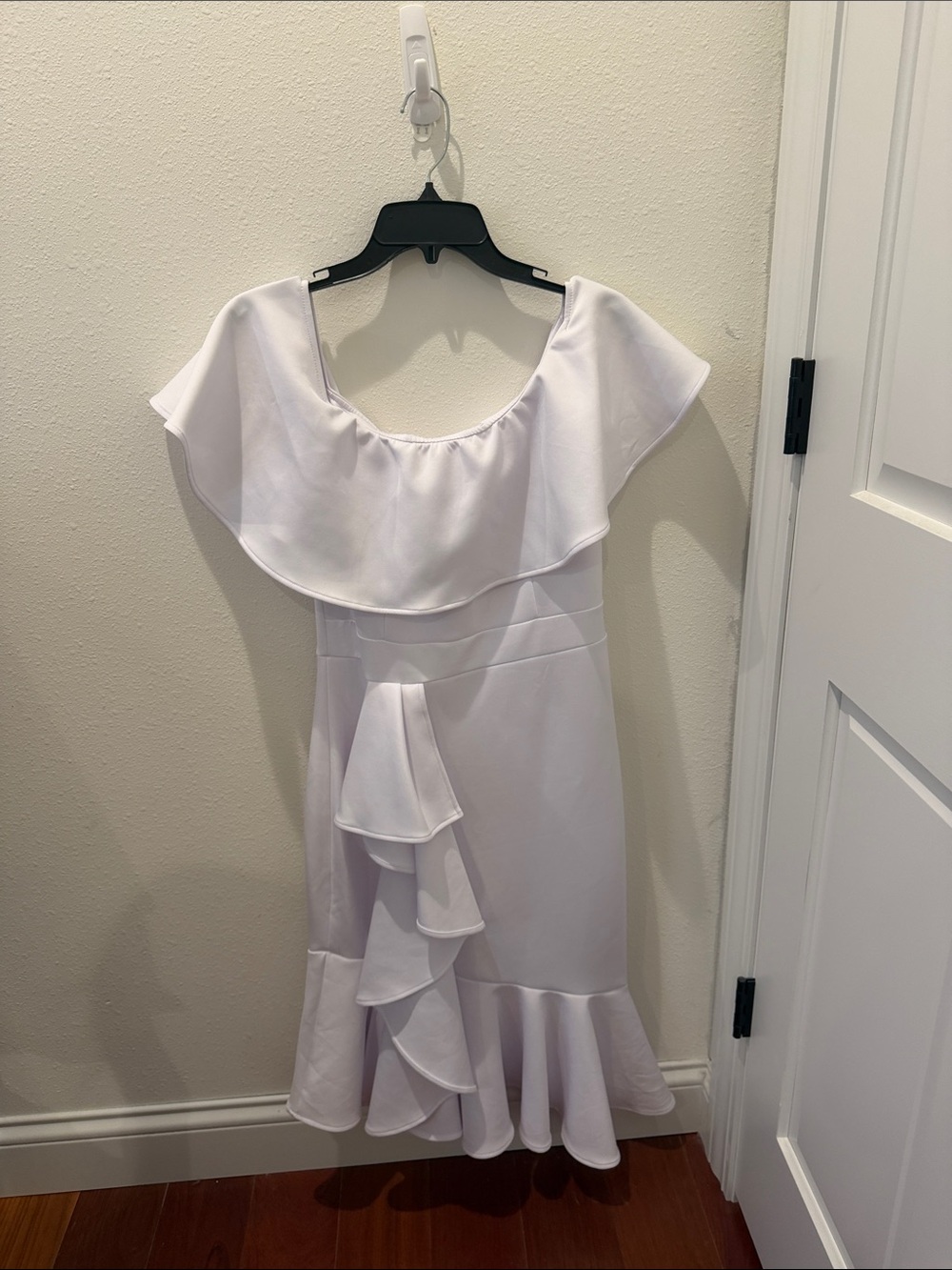 Elegant White Ruffle Off-Shoulder Midi Dress